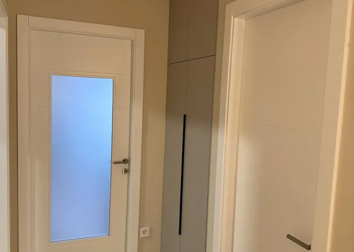 アパート Magnolija トレビニエ