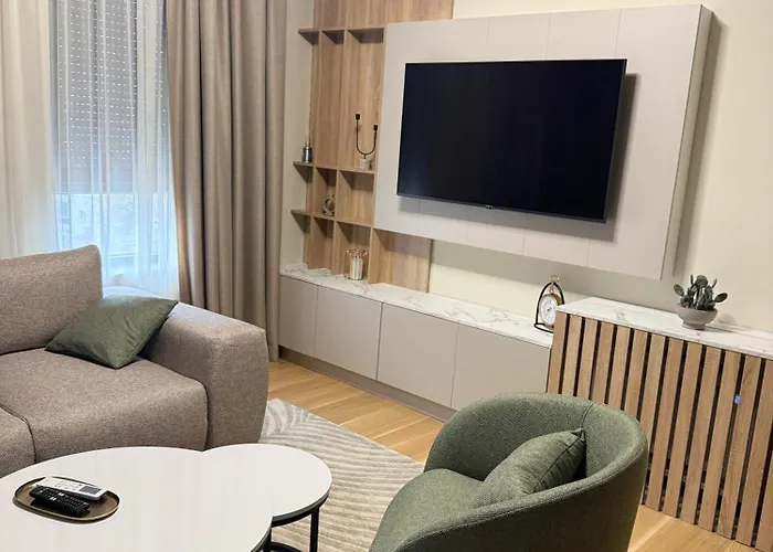 アパート Magnolija トレビニエ